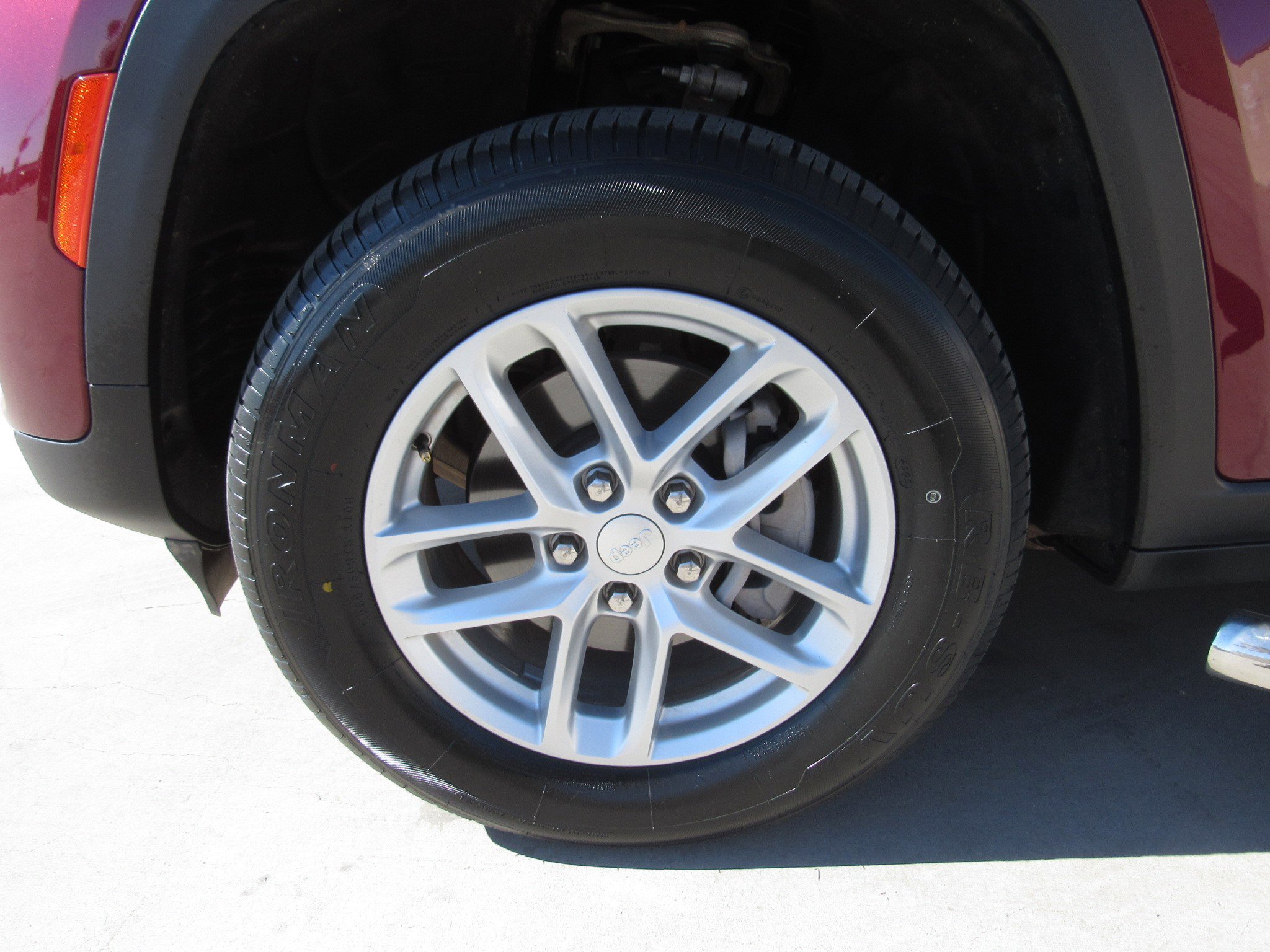 Used 2024 Jeep Grand Cherokee Laredo X w/ Trailer Tow Package image 4