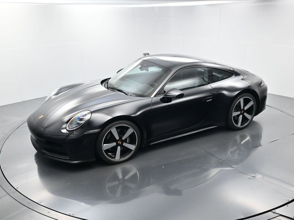 Used 2025 Porsche 911 Carrera w/ Premium Package image 32