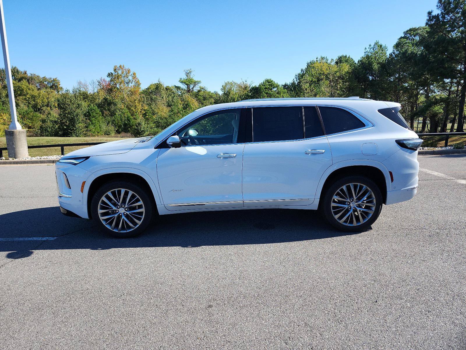 New 2026 Buick Enclave Avenir w/ Super Cruise Package FWD image 2