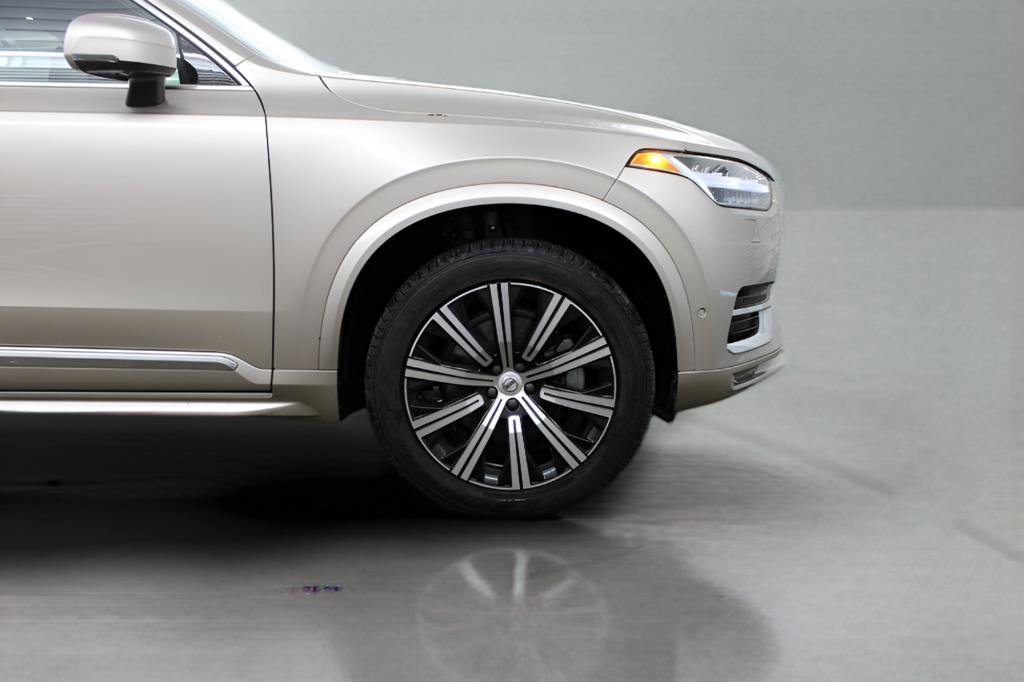 Used 2023 Volvo XC90 B5 Plus w/ Protection Package Premier image 17