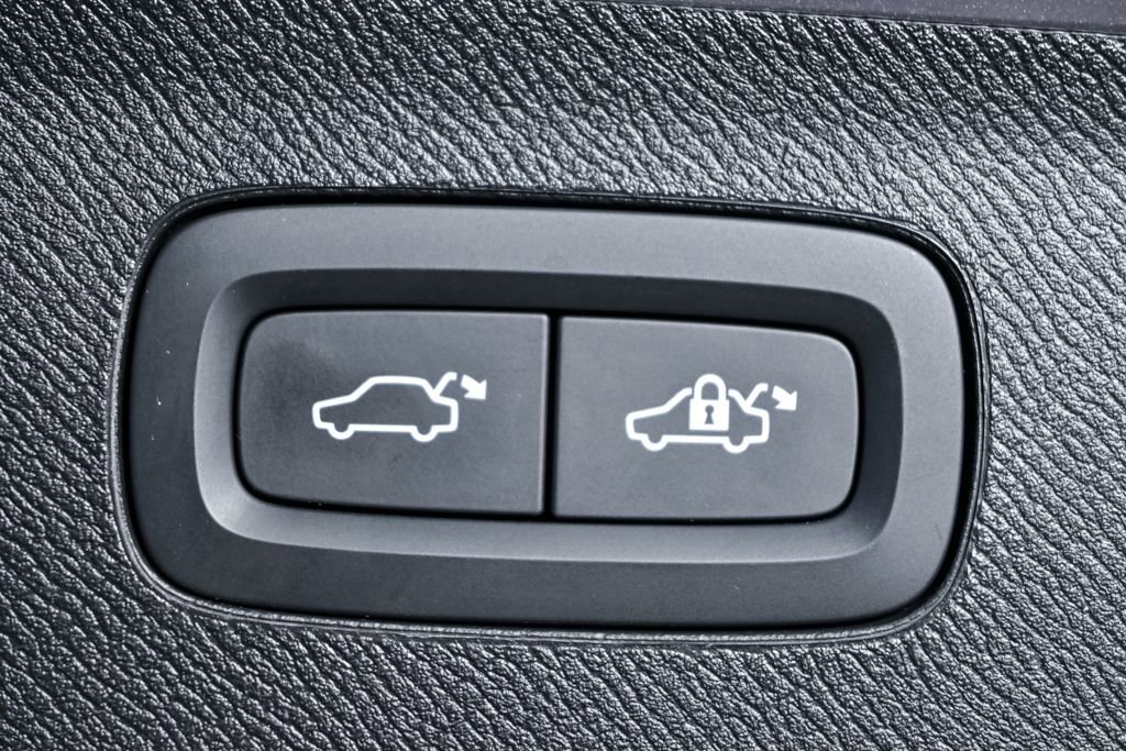 Certified 2026 Volvo XC90 T8 Ultra image 35