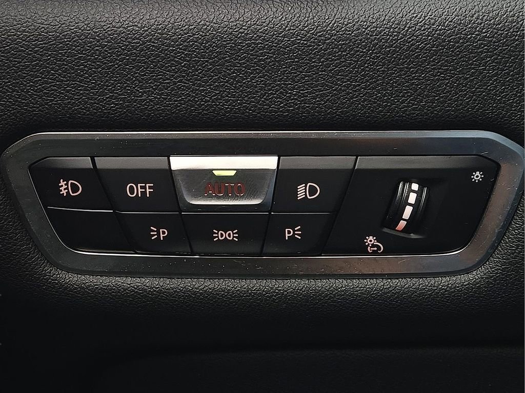 Used 2021 BMW X5 xDrive40i w/ Executive Package image 18