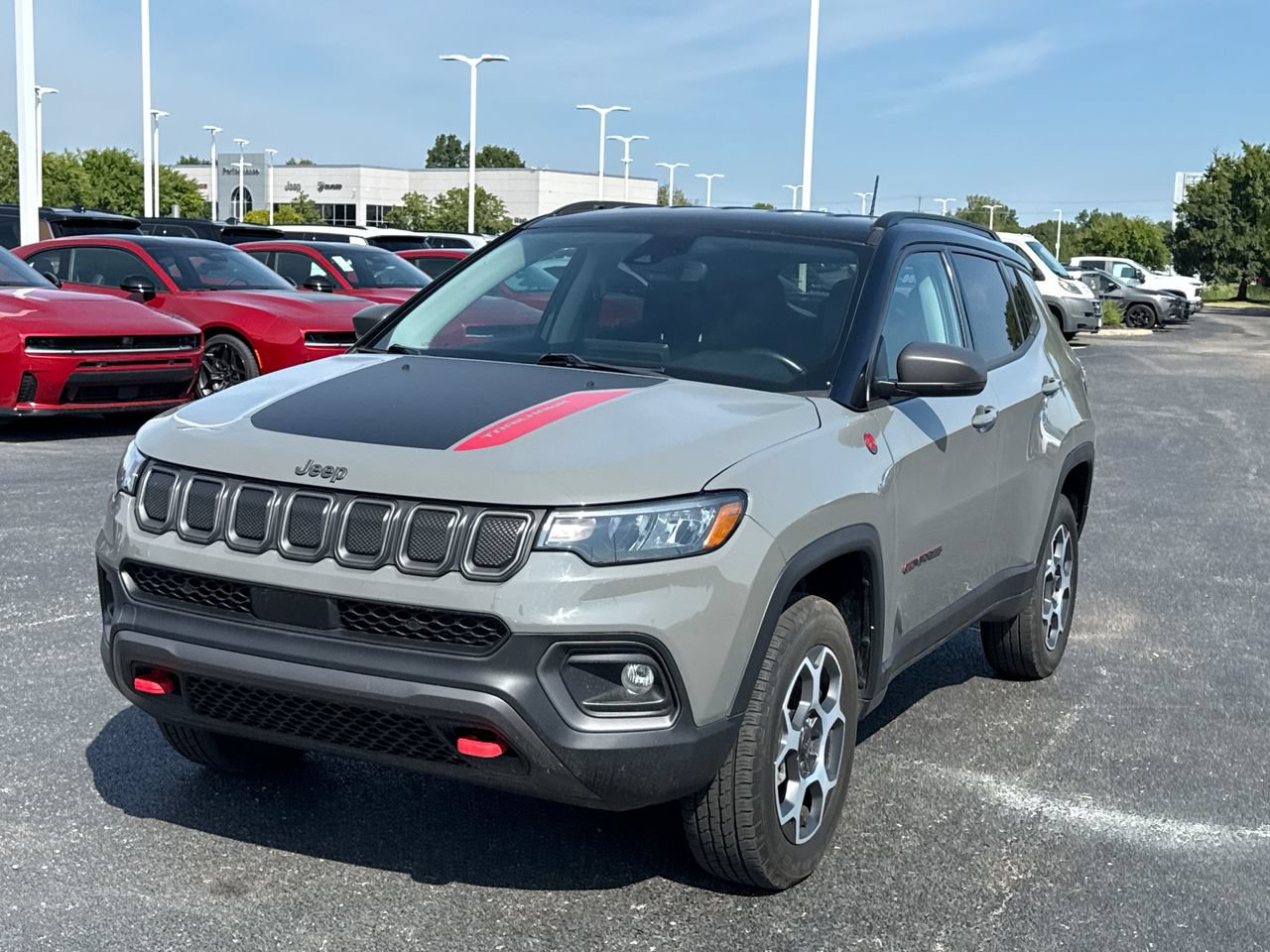 Used 2022 Jeep Compass Trailhawk w/ Trailhawk Convenience Group AWD/4WD image 6