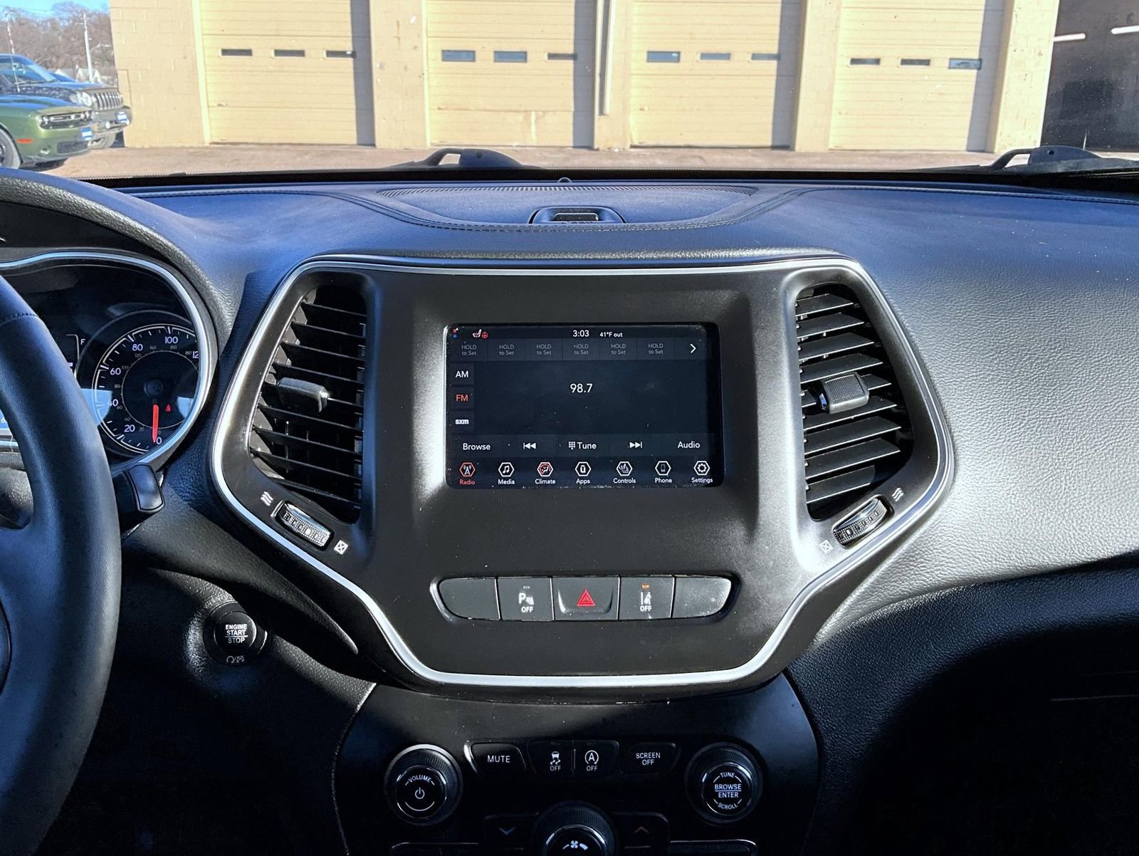 Used 2021 Jeep Cherokee Latitude Lux image 14