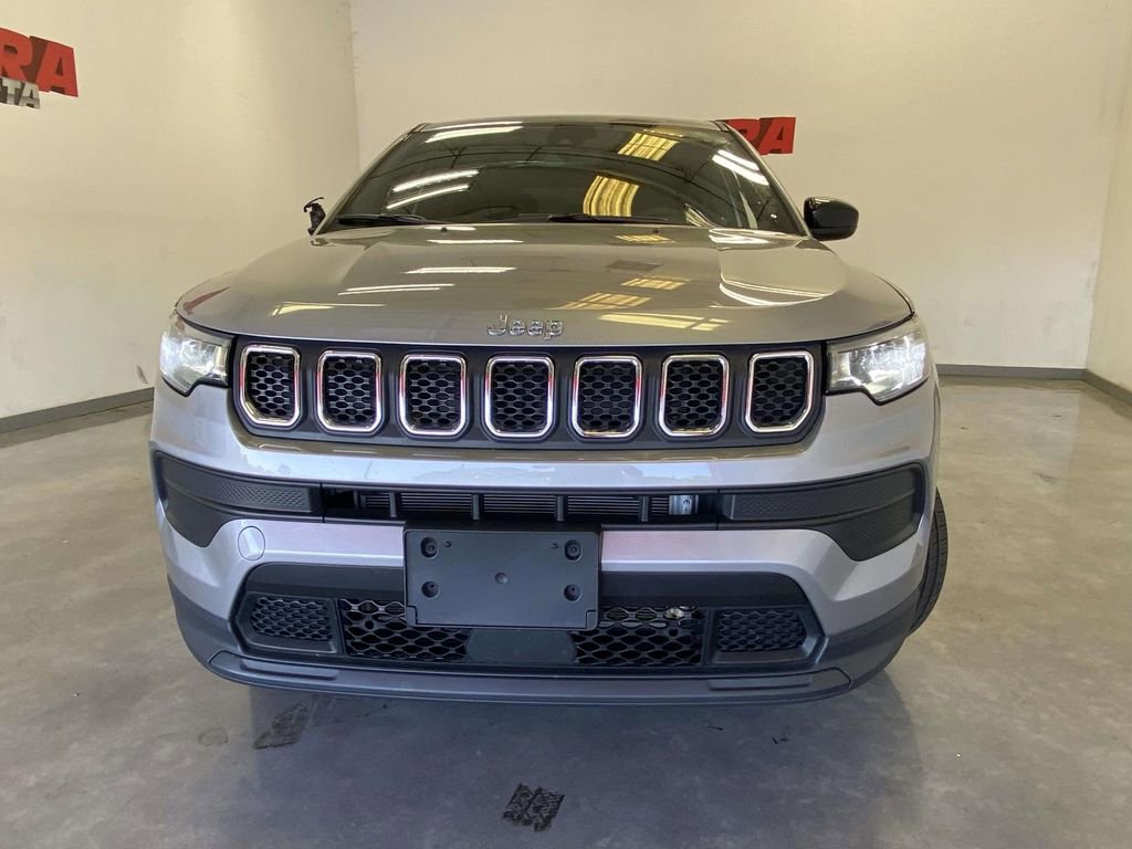 Used 2024 Jeep Compass Sport image 7