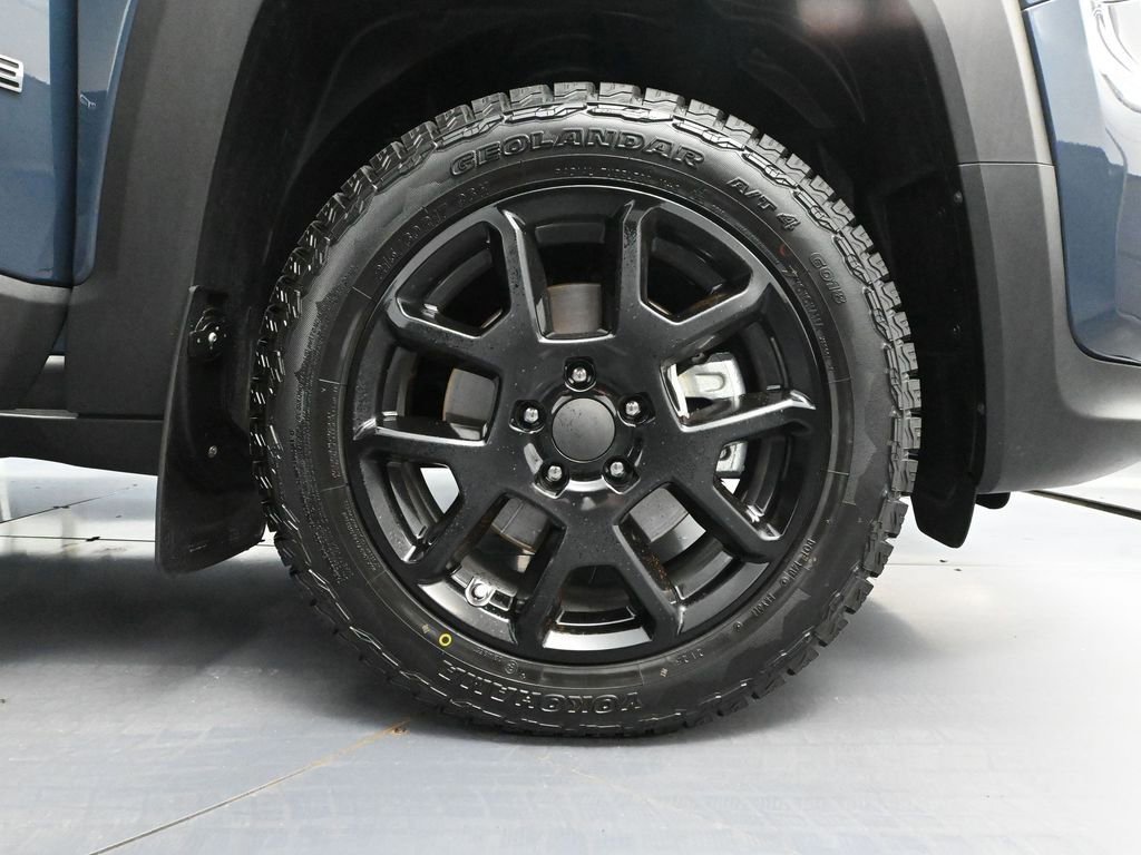 Used 2023 Jeep Renegade Latitude w/ Sun/Sound Group image 17