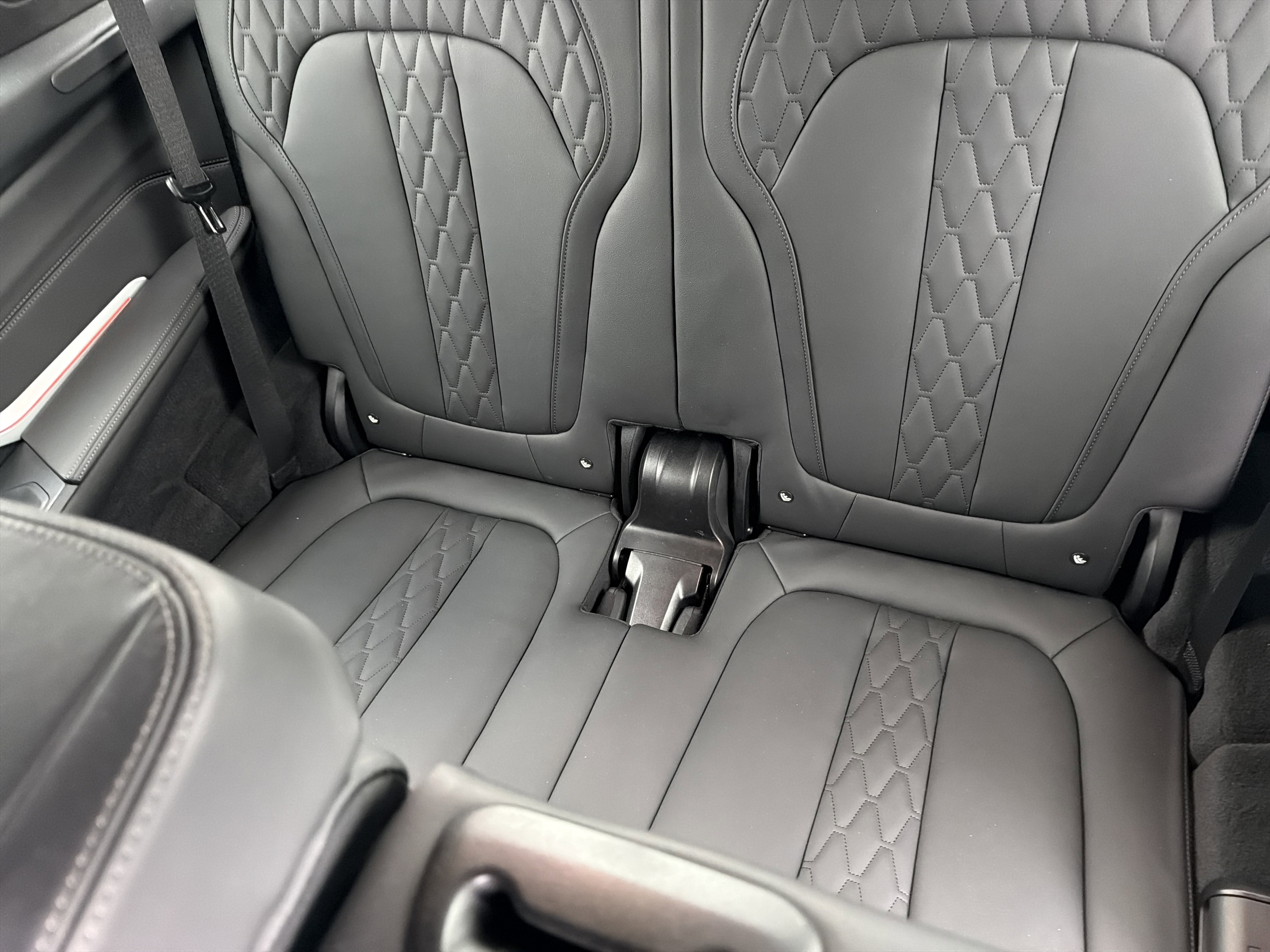 Used 2022 BMW X7 M50i w/ Cold Weather Package image 30