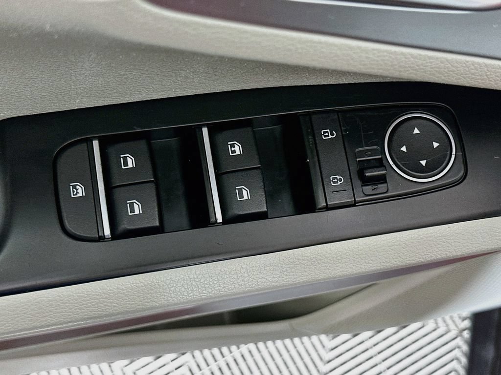 Certified 2023 Kia Soul LX FWD image 20