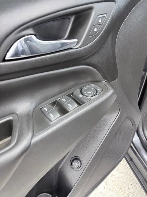 Used 2022 Chevrolet Equinox LT w/ Driver Convenience Package AWD/4WD image 20