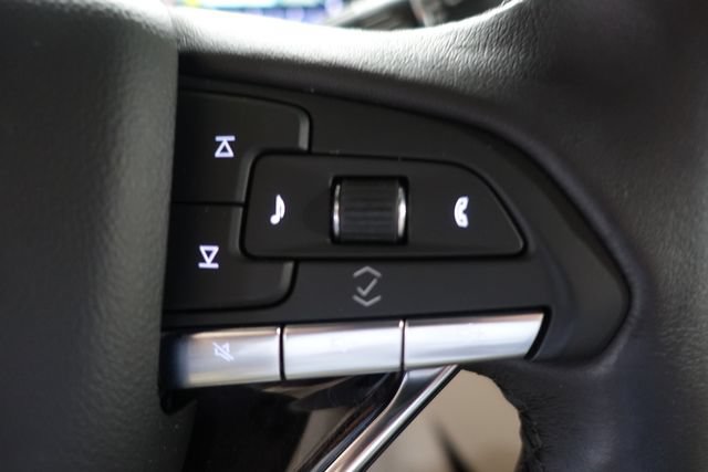 Used 2023 Cadillac Escalade Premium Luxury AWD/4WD image 14