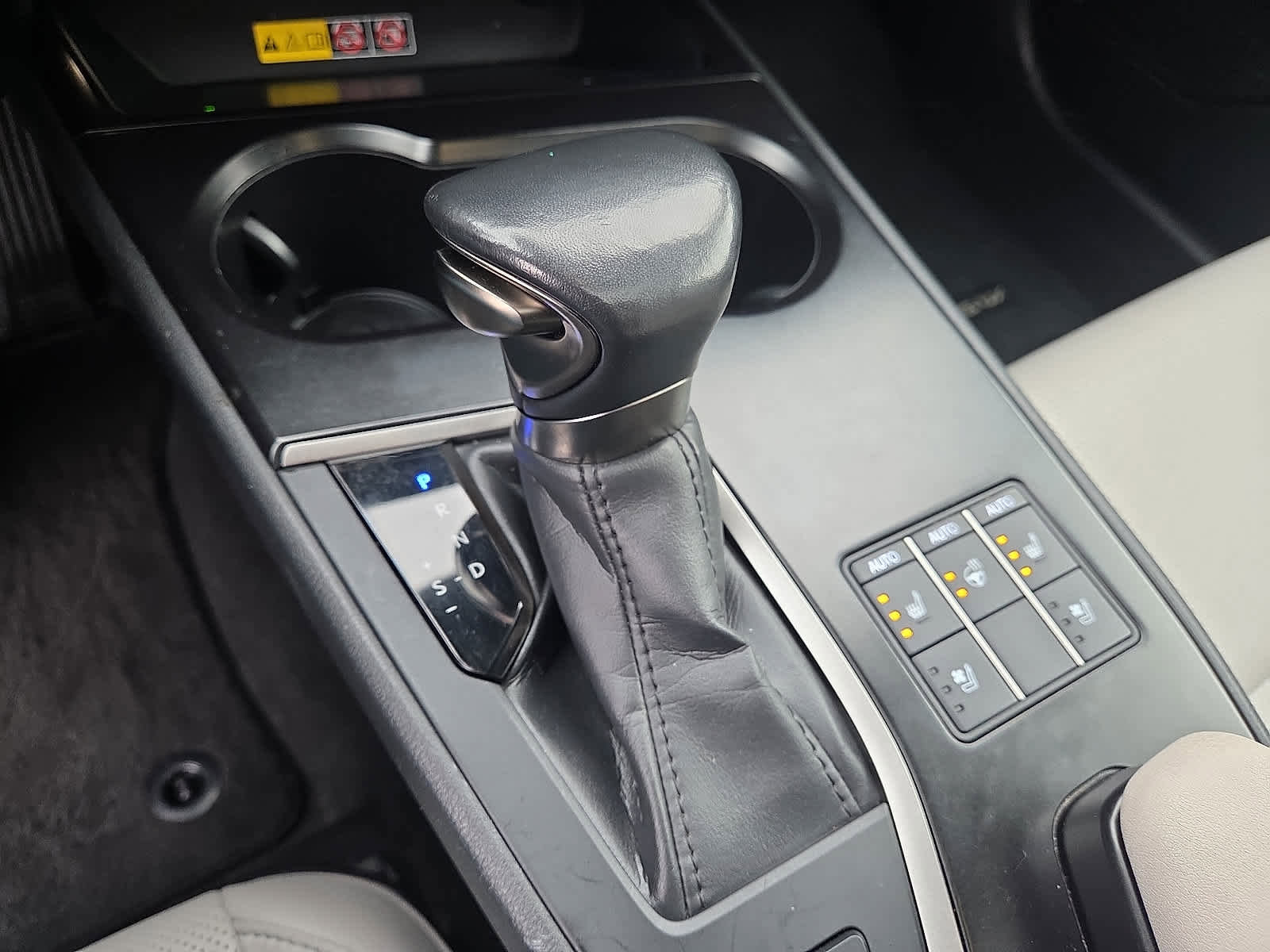 Used 2024 Lexus UX 250h F Sport image 17