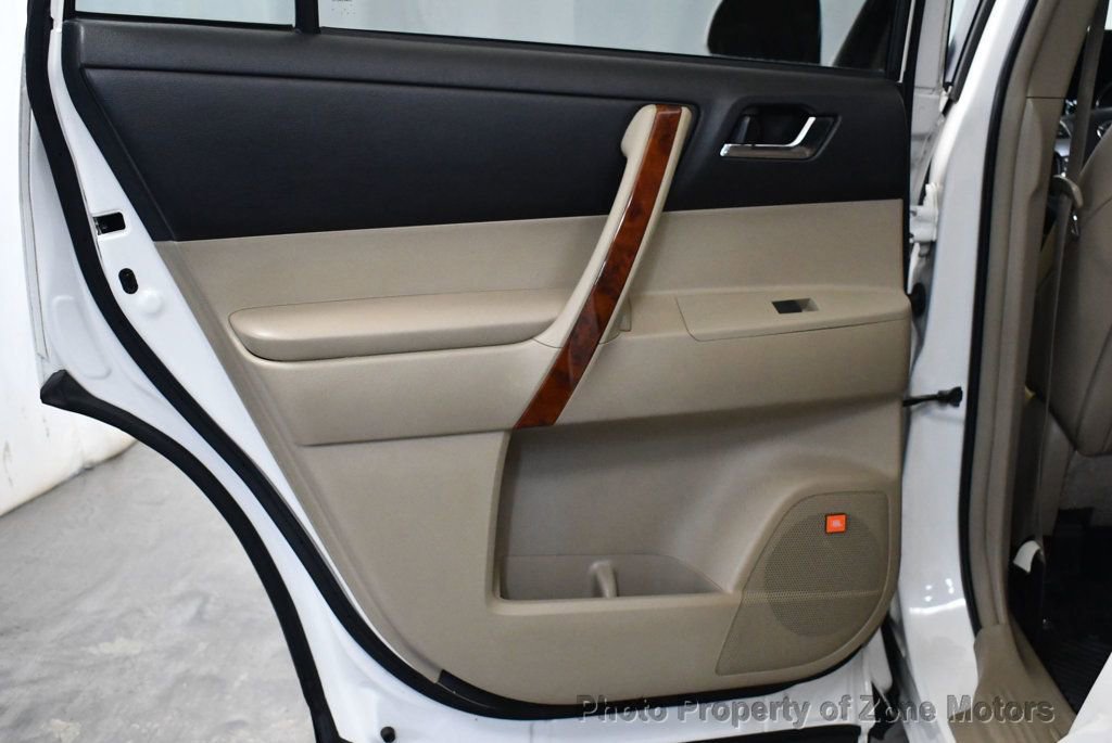 Used 2012 Toyota Highlander Limited w/ Tow Pkg image 23