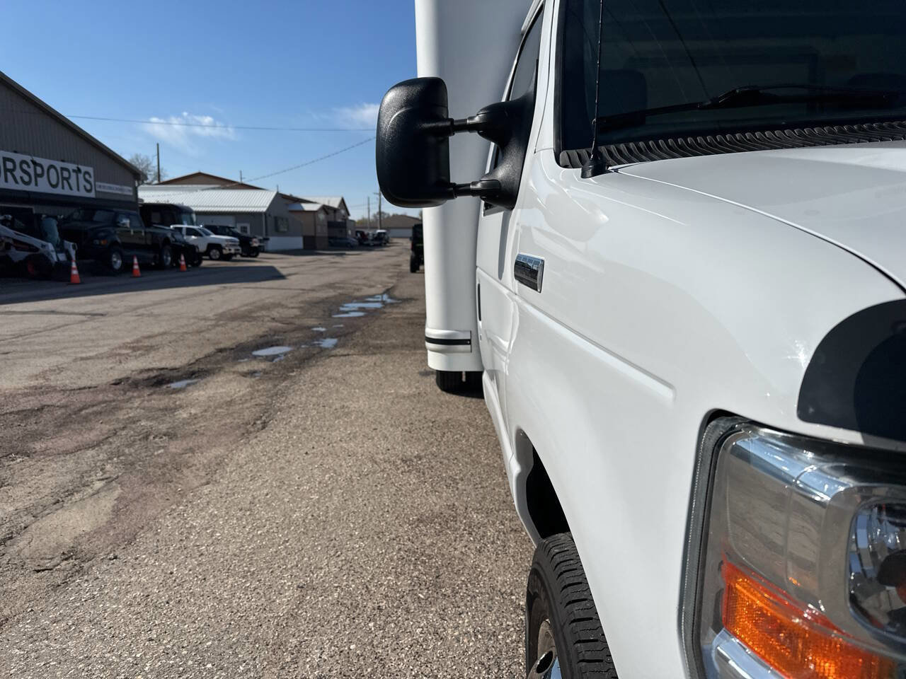 Used 2017 Ford E-350 and Econoline 350 Super Duty w/ Exterior Upgrade Package image 35