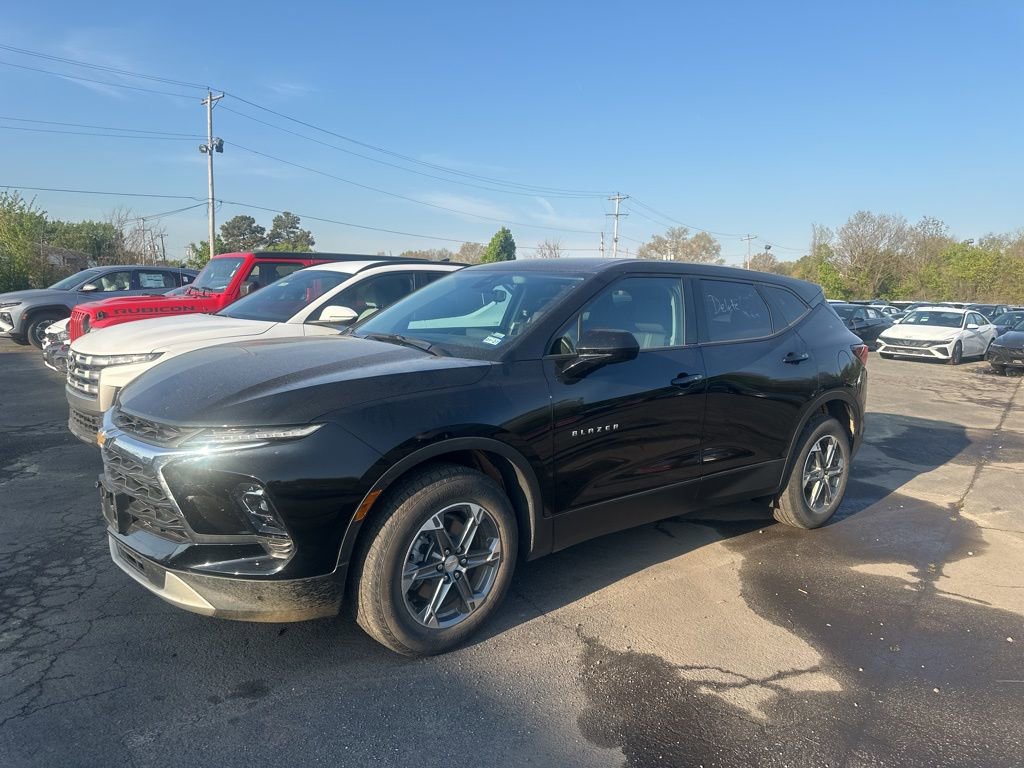 Used 2025 Chevrolet Blazer LT image 7