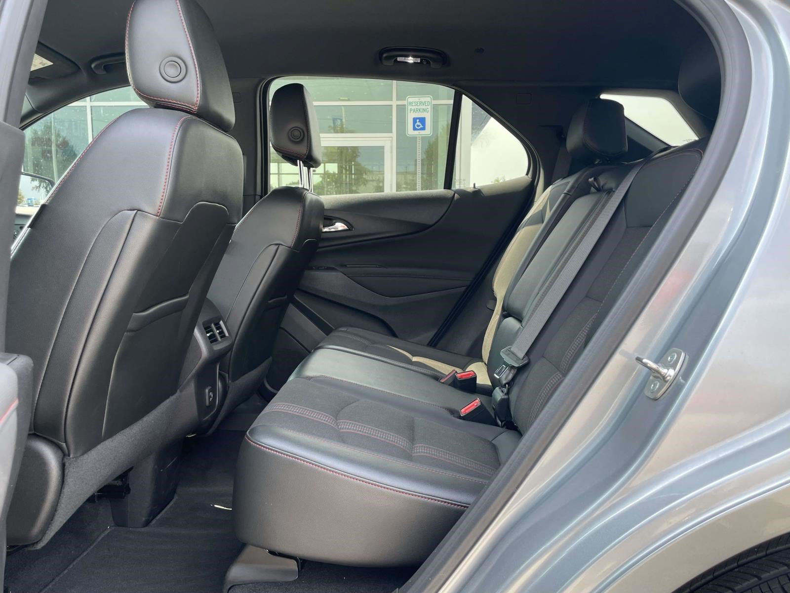 Used 2024 Chevrolet Equinox RS FWD image 10