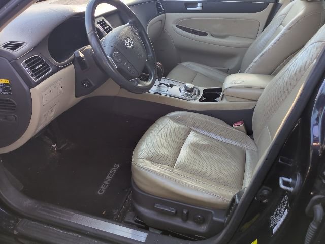 Used 2012 Hyundai Genesis 3.8 w/ Premium Pkg RWD image 6