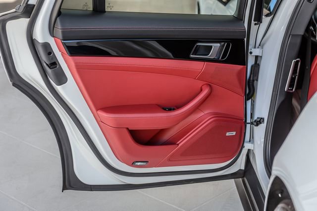 Used 2020 Porsche Panamera image 50