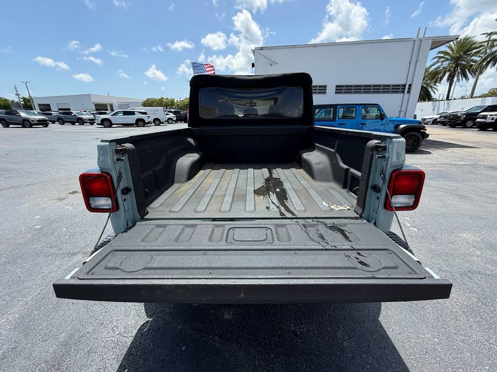 Used 2023 Jeep Gladiator Rubicon w/ Trailer Tow Package AWD/4WD image 15