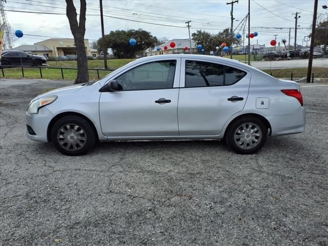 Used 2015 Nissan Versa S FWD image 24