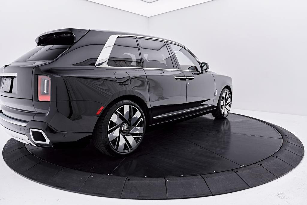 Used 2026 Rolls-Royce Cullinan AWD/4WD image 14