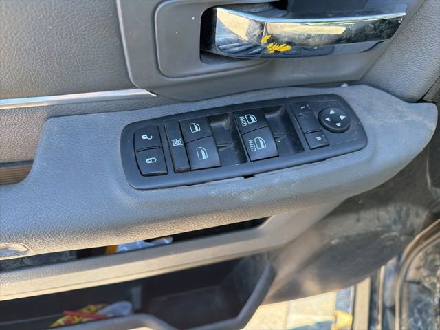 Used 2017 RAM 1500 Classic SLT AWD/4WD image 41