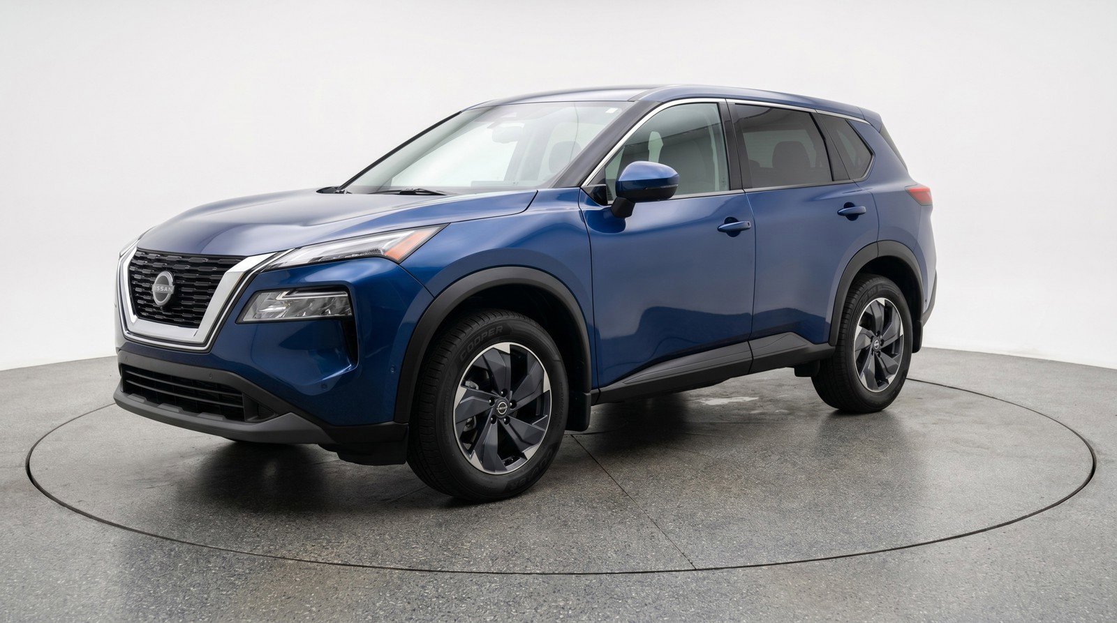 Used 2025 Nissan Rogue SV AWD/4WD image 3