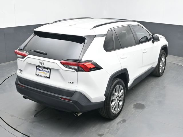 Used 2020 Toyota RAV4 XLE Premium image 40