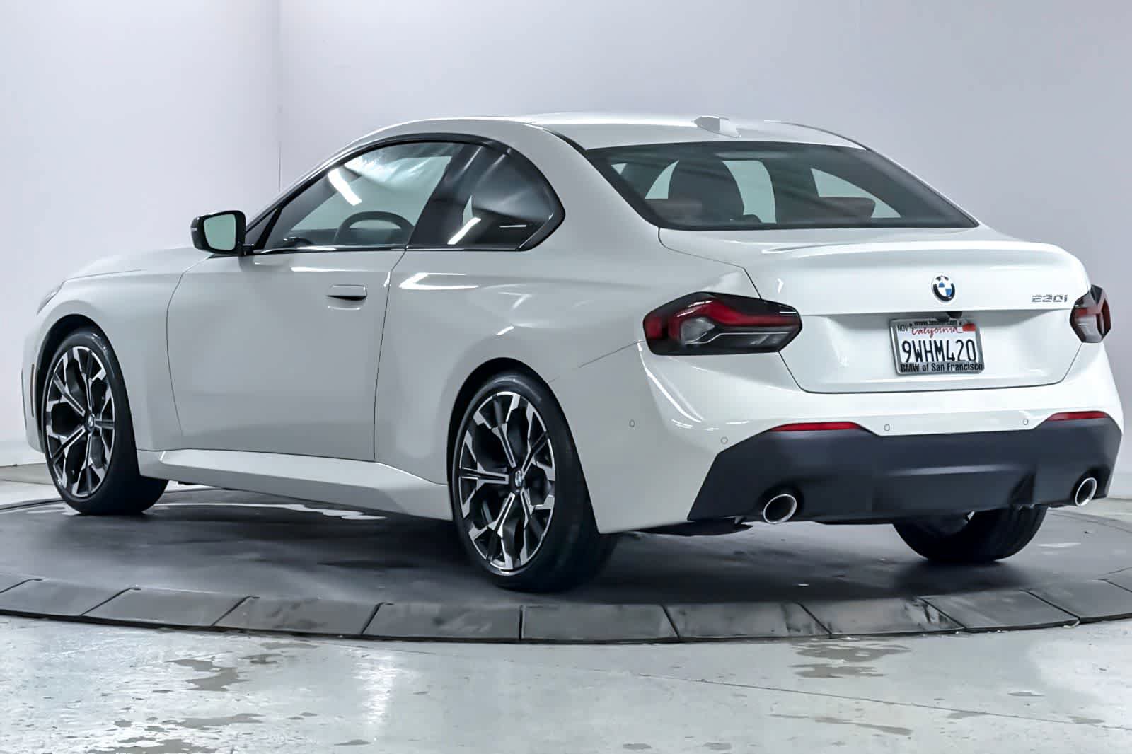 Used 2025 BMW 230i Coupe w/ Premium Package RWD image 6
