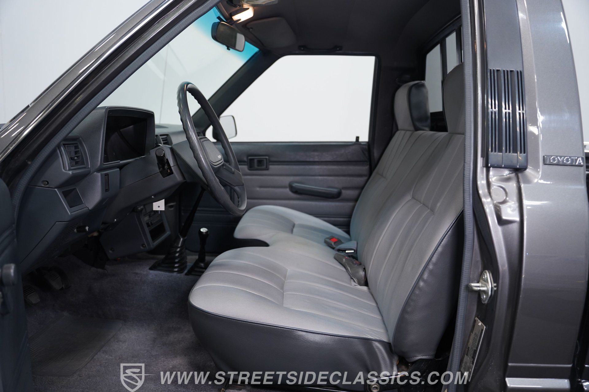Used 1987 Toyota Pickup 4x4 Regular Cab image 39