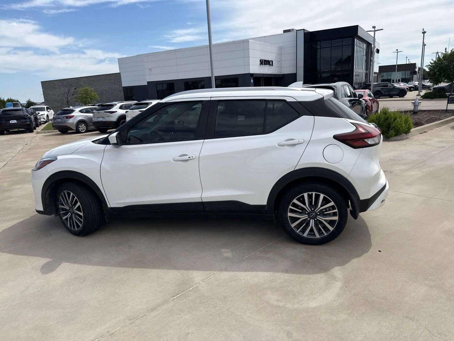Used 2024 Nissan Kicks SV FWD image 15