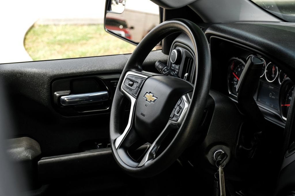 Used 2022 Chevrolet Silverado 1500 Custom w/ Safety Confidence Package AWD/4WD image 11