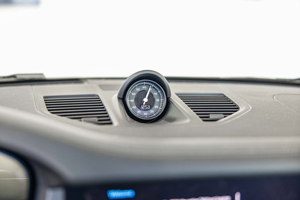 Used 2026 Porsche 911 Carrera 4 GTS w/ Premium Package image 26