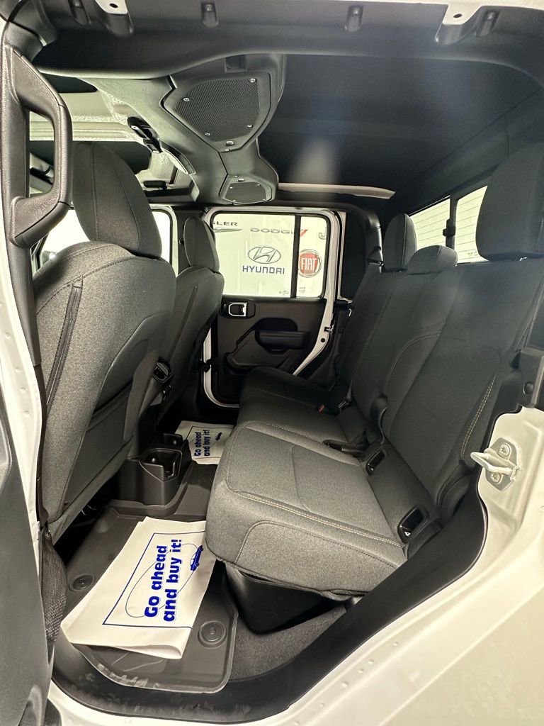 New 2025 Jeep Gladiator Sport AWD/4WD image 24