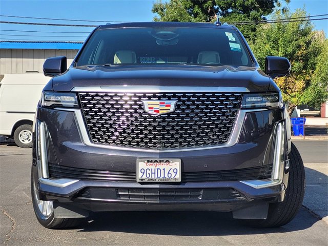 Used 2023 Cadillac Escalade Premium Luxury w/ Performance Package image 3