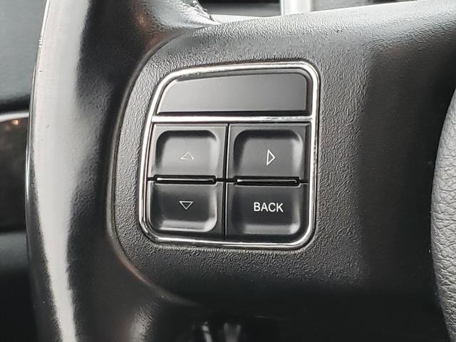 Used 2012 Jeep Grand Cherokee Laredo w/ Laredo E Group image 20