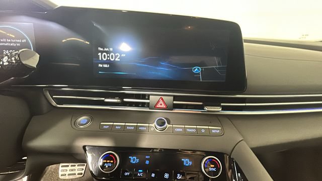 Certified 2025 Hyundai Elantra SEL FWD image 23