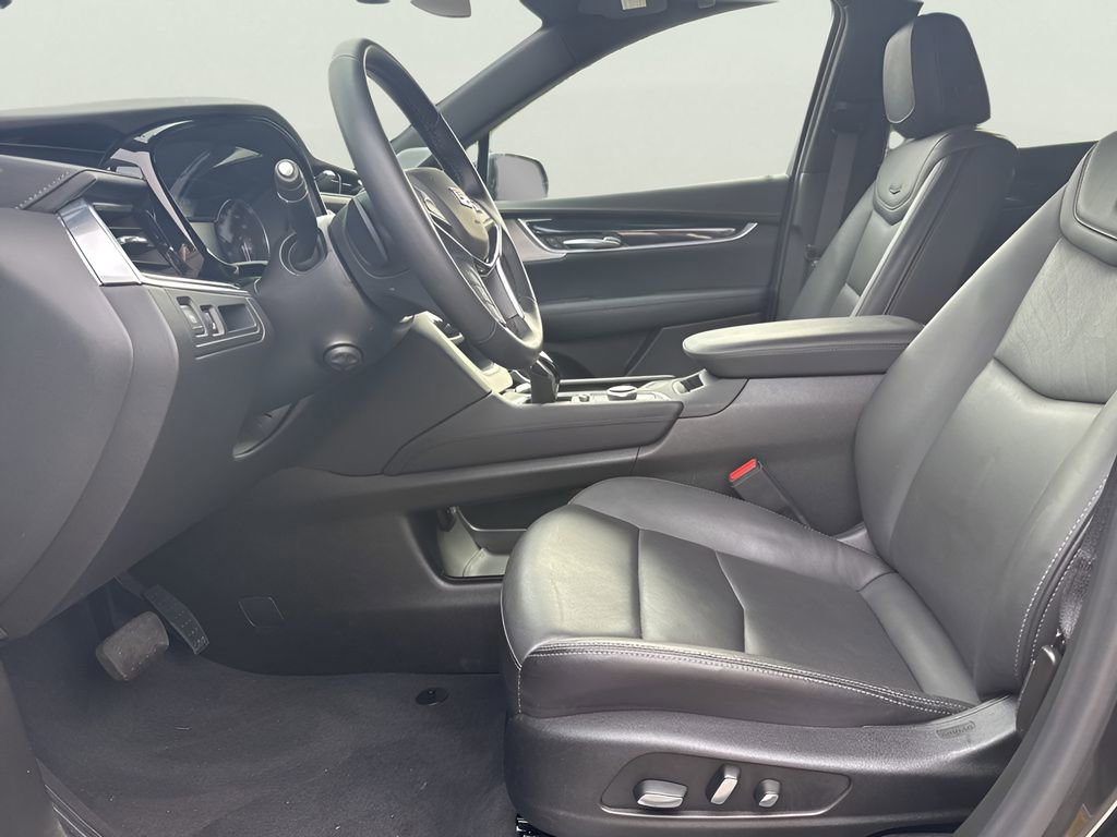 Certified 2025 Cadillac XT5 Premium Luxury image 15