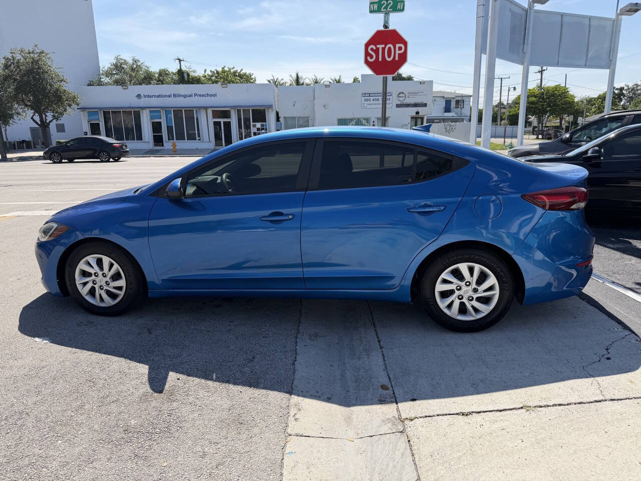 Used 2017 Hyundai Elantra SE FWD image 15