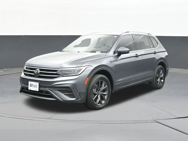 Used 2022 Volkswagen Tiguan SE image 3
