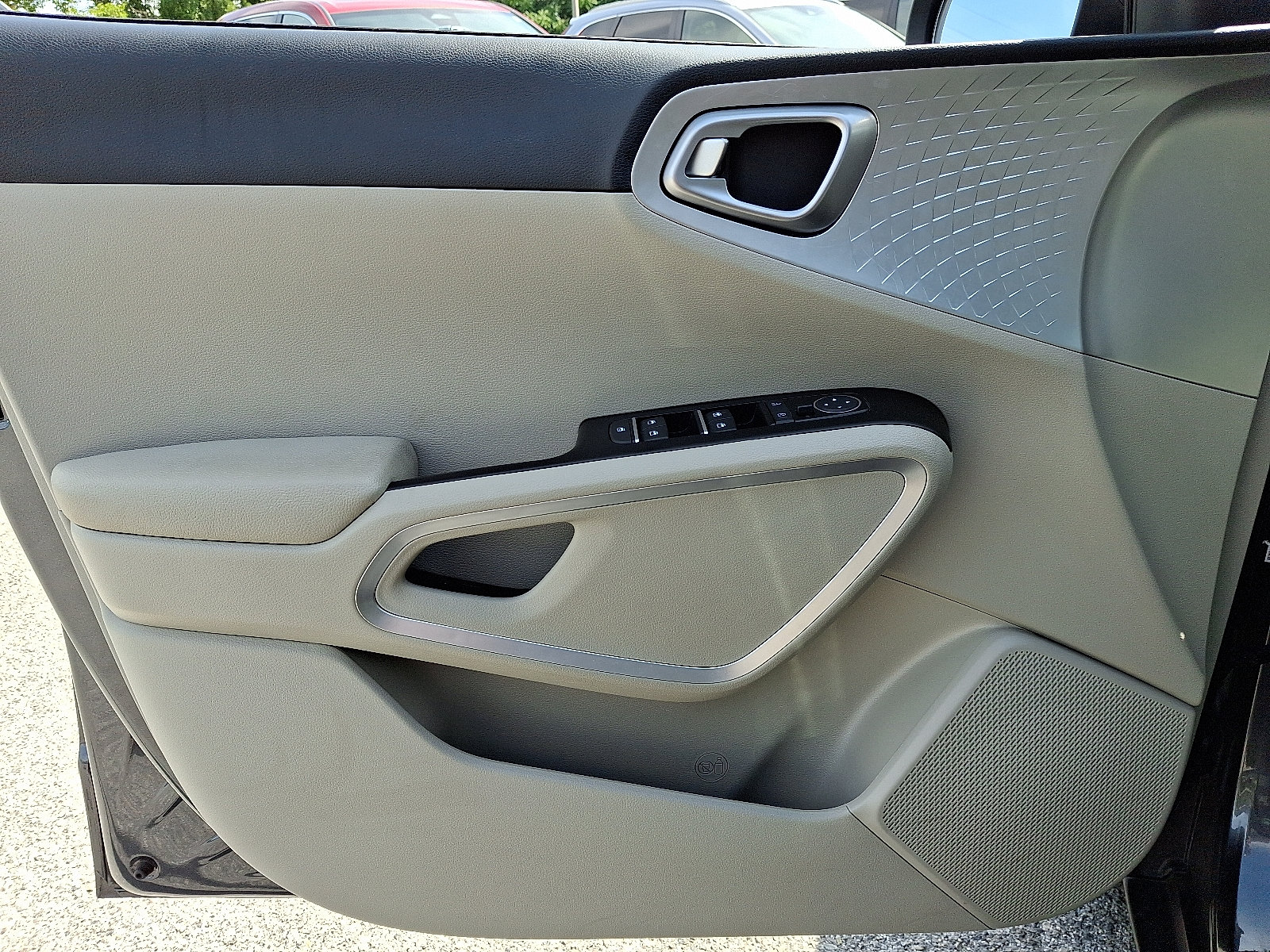 Certified 2025 Kia Soul LX w/ LX Technology Package FWD image 12