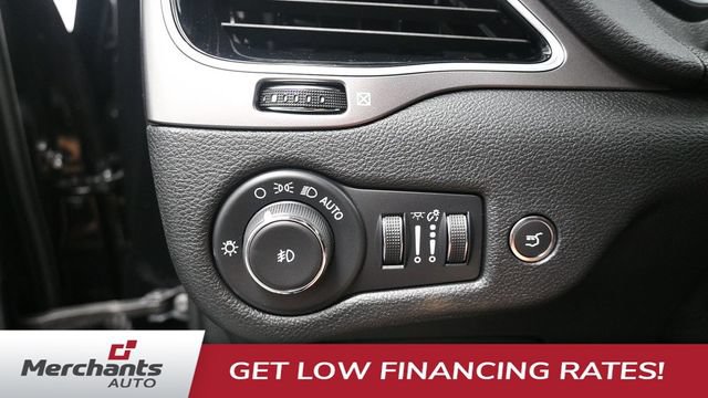 Used 2022 Jeep Cherokee Limited AWD/4WD image 19