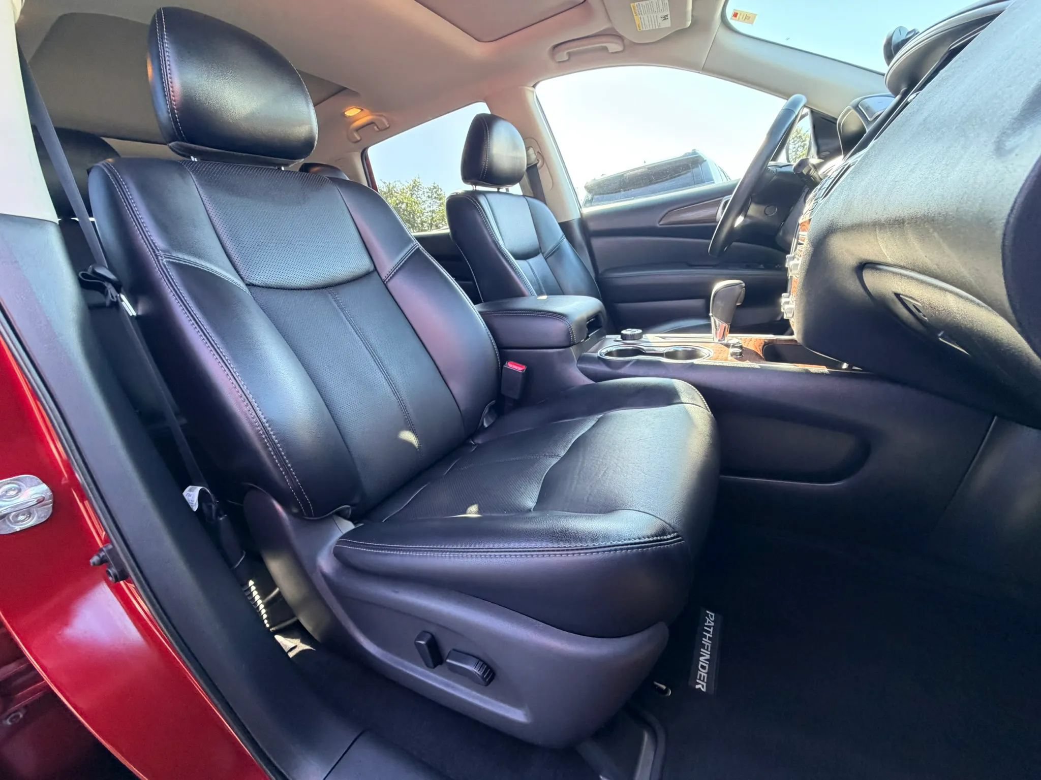 Used 2020 Nissan Pathfinder Platinum w/ Cargo Package AWD/4WD image 26