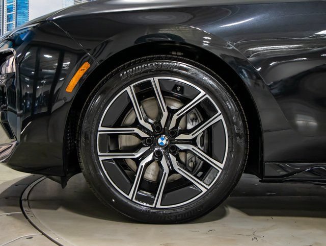 Used 2026 BMW 740i xDrive AWD/4WD image 7