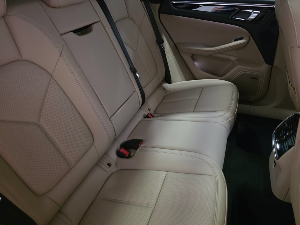 New 2026 Porsche Macan AWD/4WD image 16