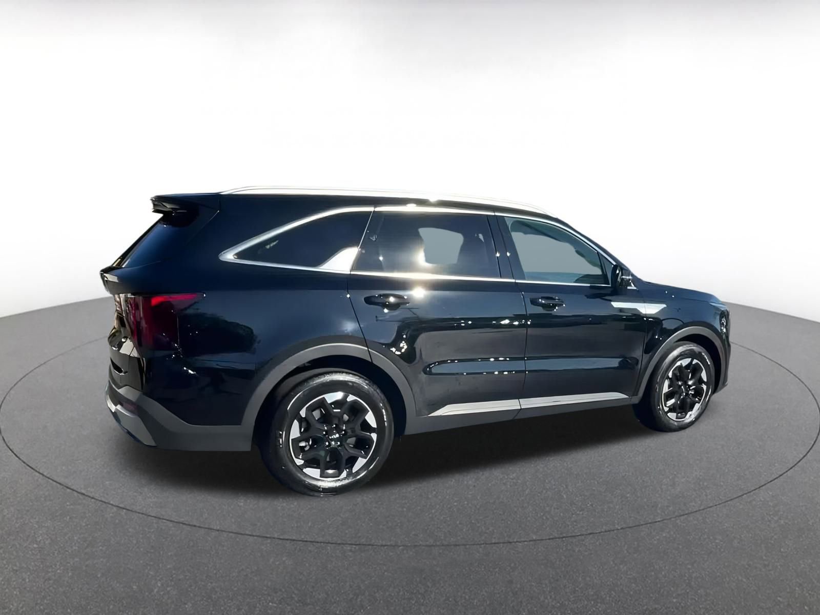 Used 2024 Kia Sorento S image 14