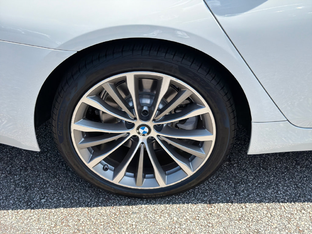 Used 2021 BMW 530i w/ Premium Package RWD image 17