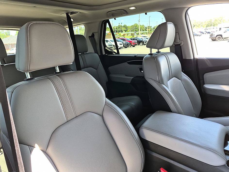 Used 2025 Honda Pilot Touring image 36
