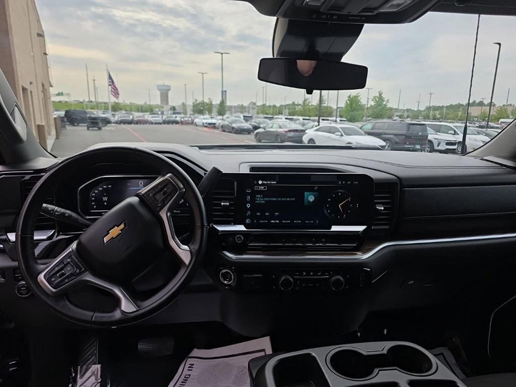 Used 2025 Chevrolet Silverado 2500 LT w/ Convenience Package AWD/4WD image 10
