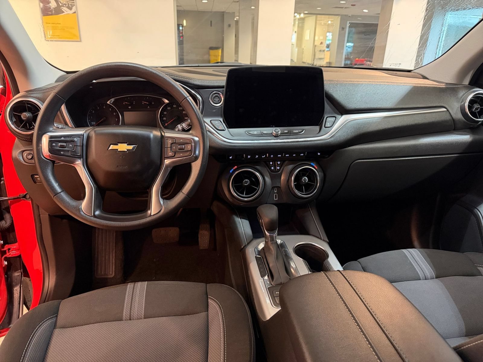 Used 2026 Chevrolet Blazer LT FWD image 34