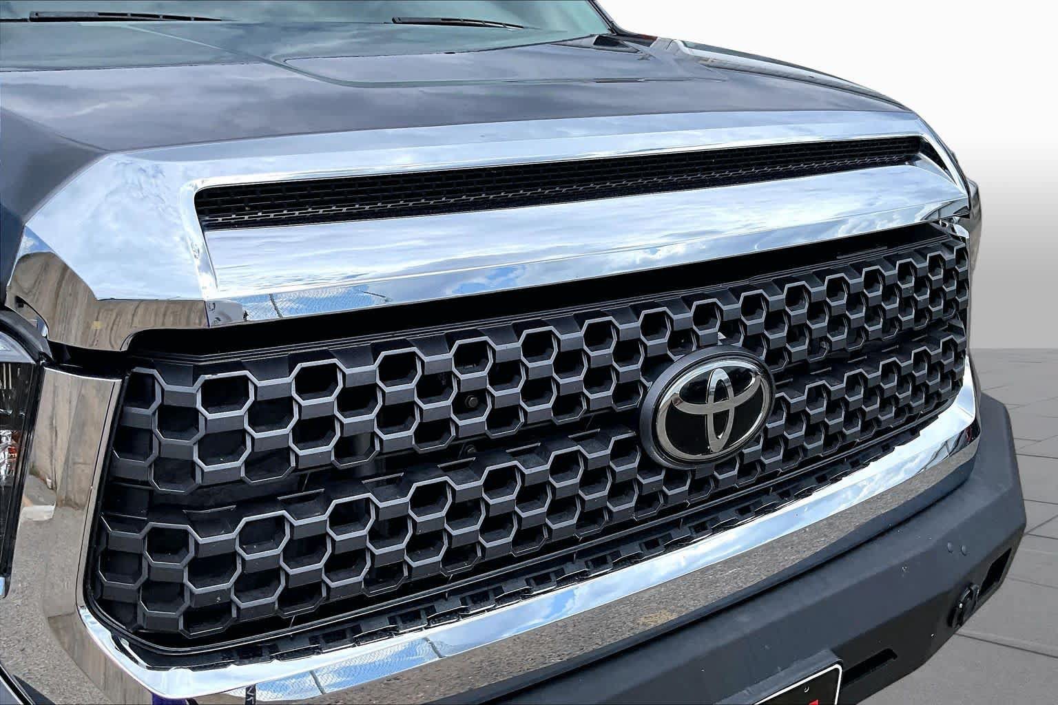 Used 2020 Toyota Tundra SR5 w/ TRD Off-Road Package AWD/4WD image 30